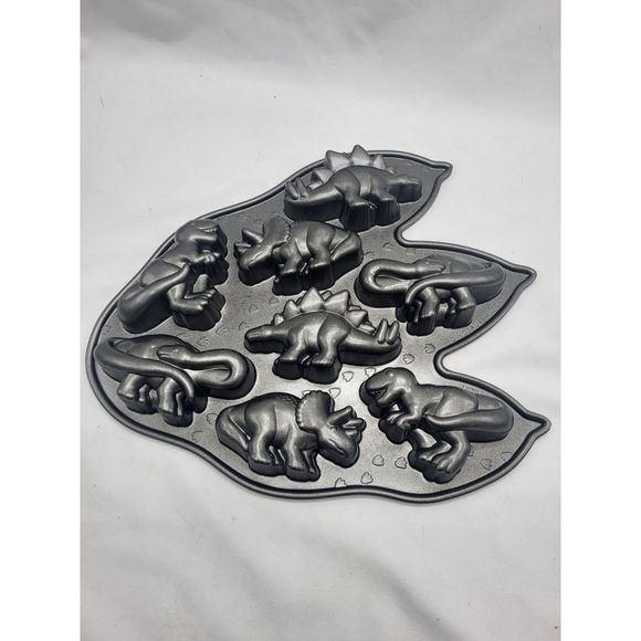 Nordic Ware Dinosaur Pan - Picture 3 of 5